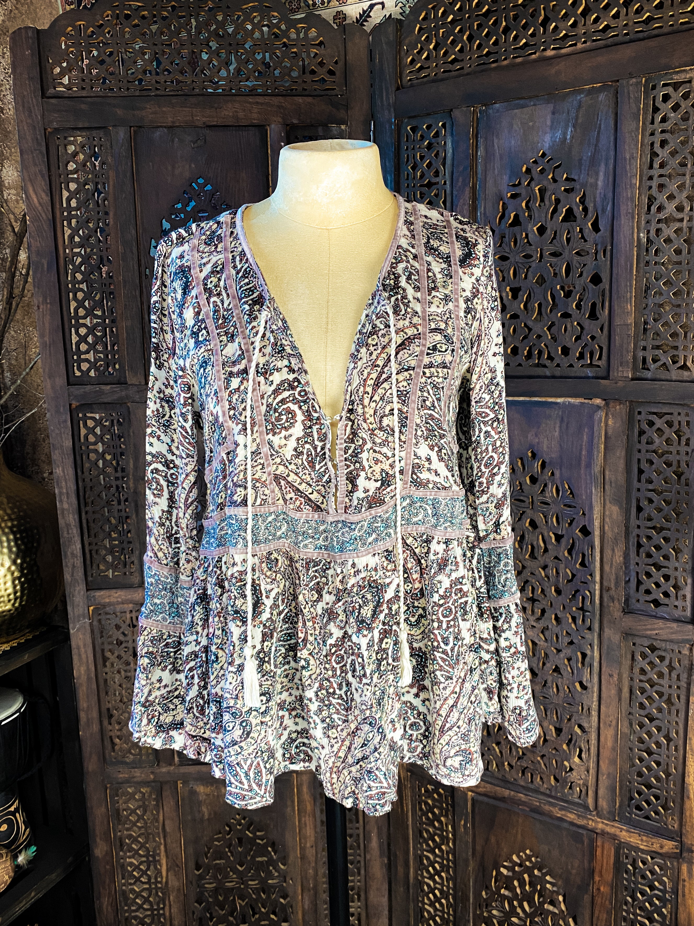 Paisley Renaissance Shirt - Size Medium