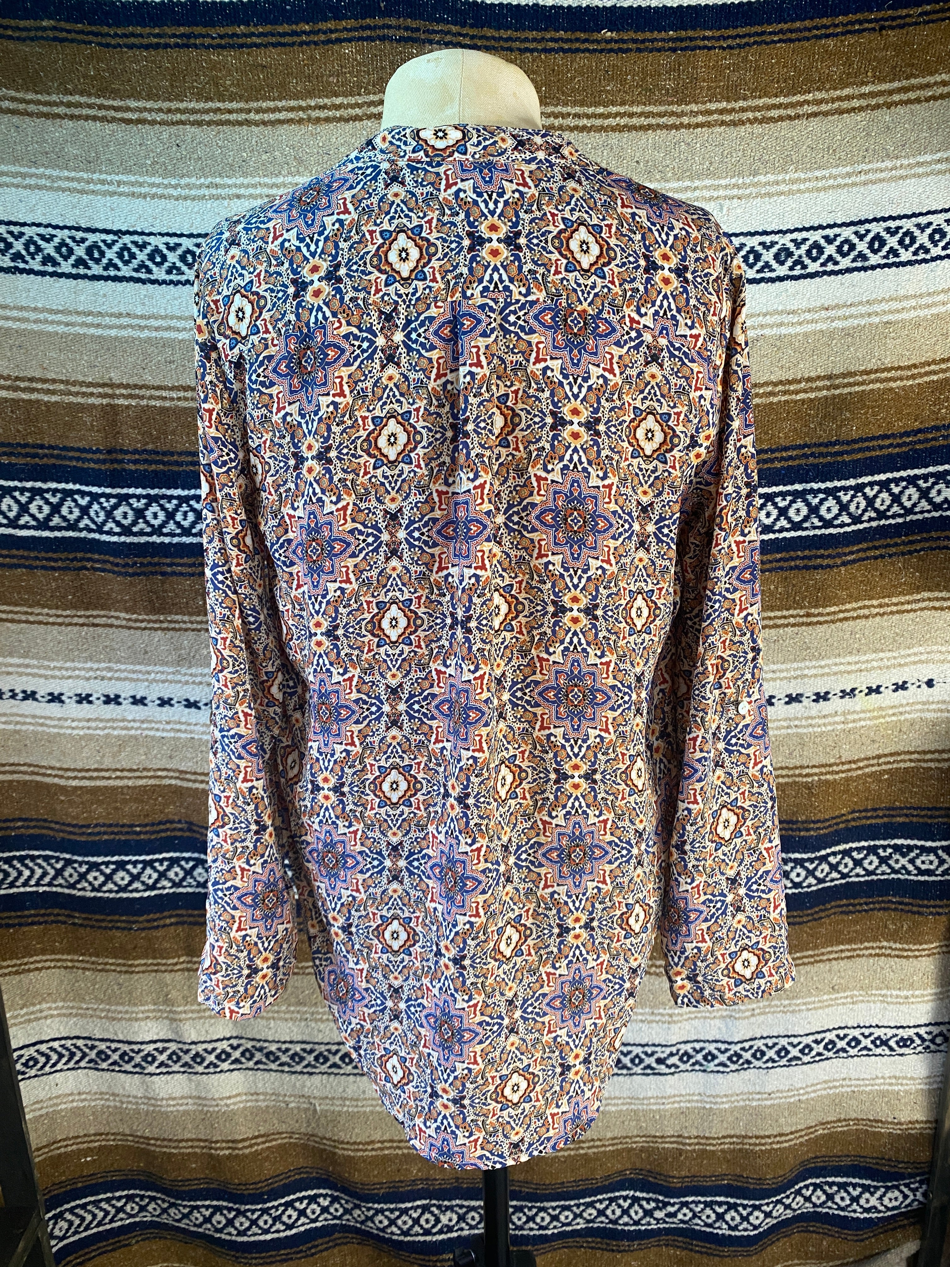 Flowy Geometric Mandala Shirt by Daytrip - Size Small