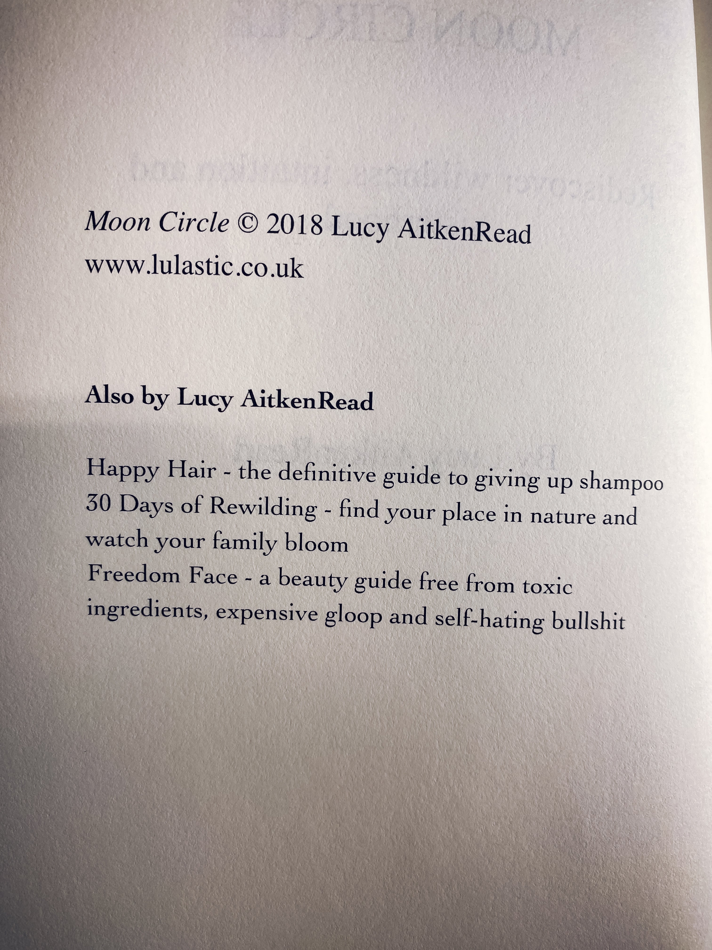 Moon Circle: Rediscover intuition, wildness and sisterhood Lucy AitkenRead