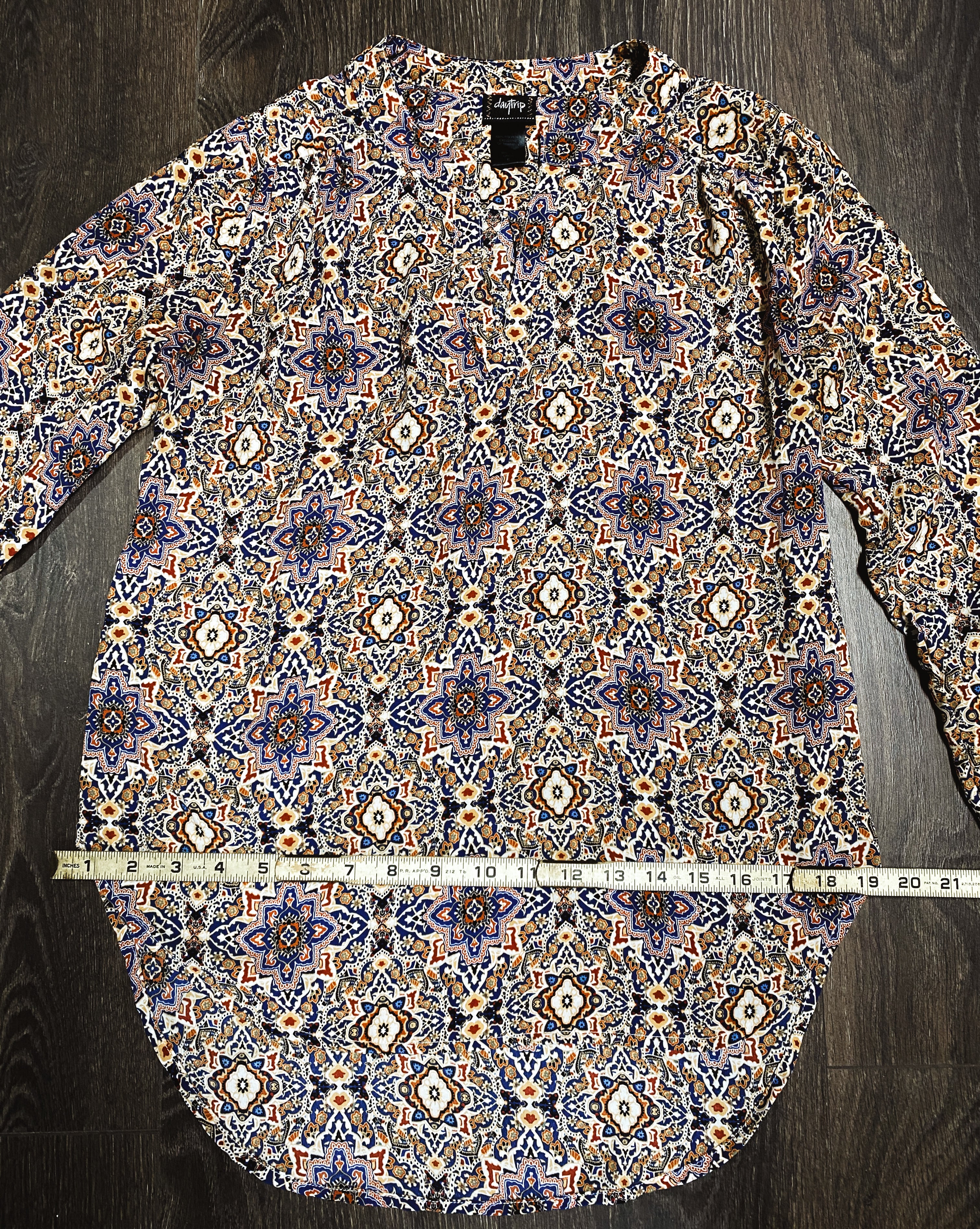 Flowy Geometric Mandala Shirt by Daytrip - Size Small
