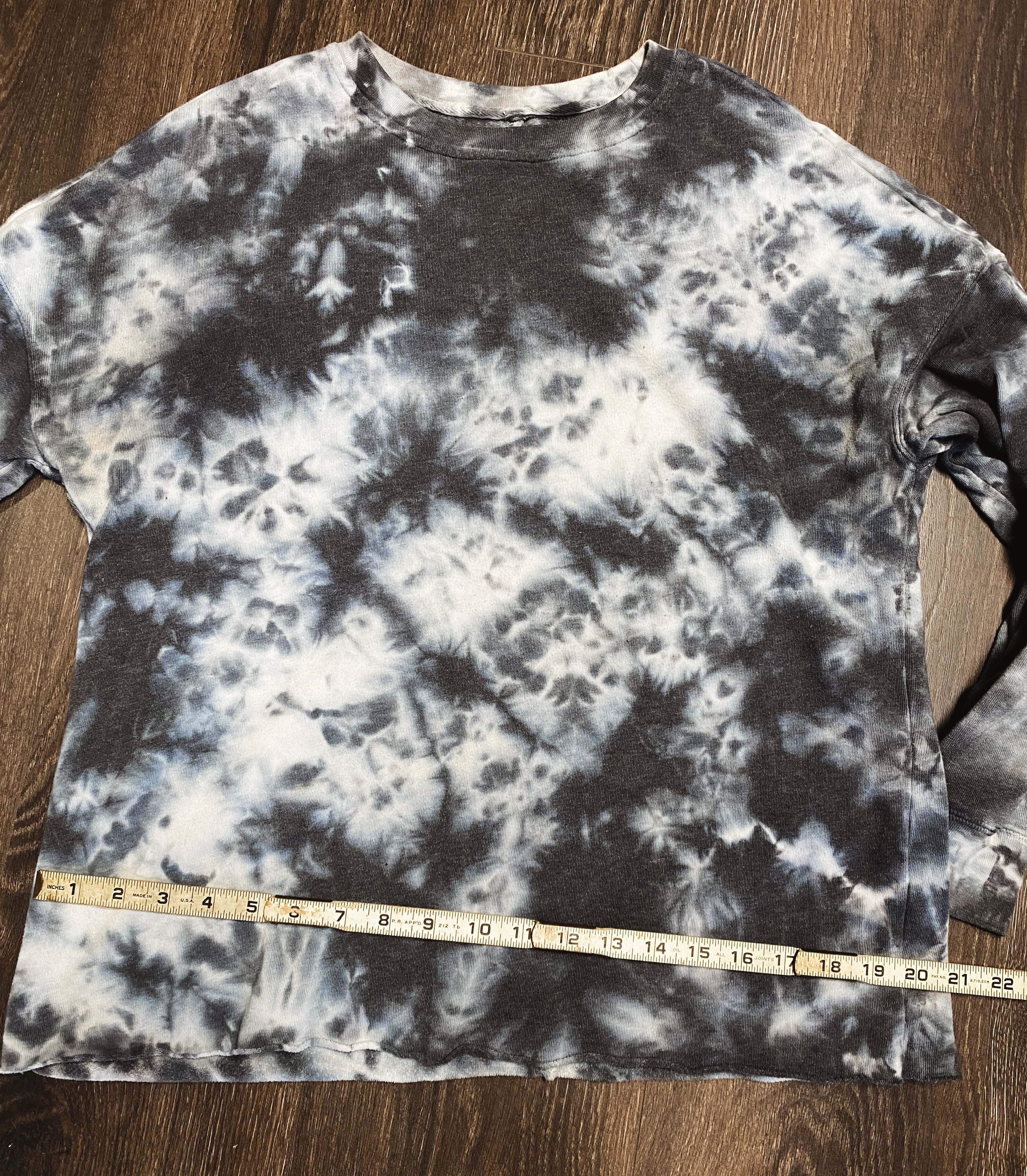 Blue + White Tie Dye Sweatshirt - Size Medium