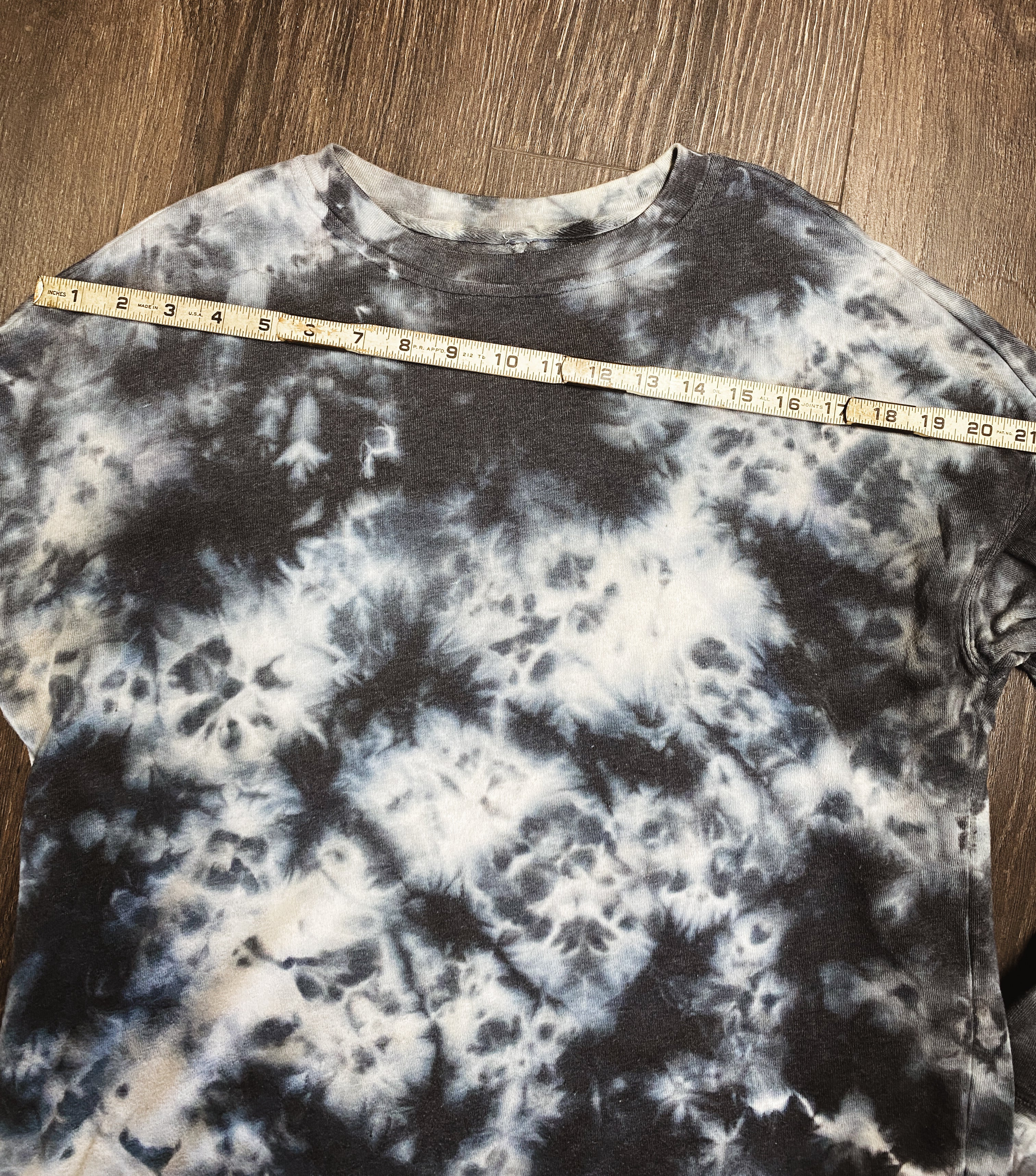 Blue + White Tie Dye Sweatshirt - Size Medium