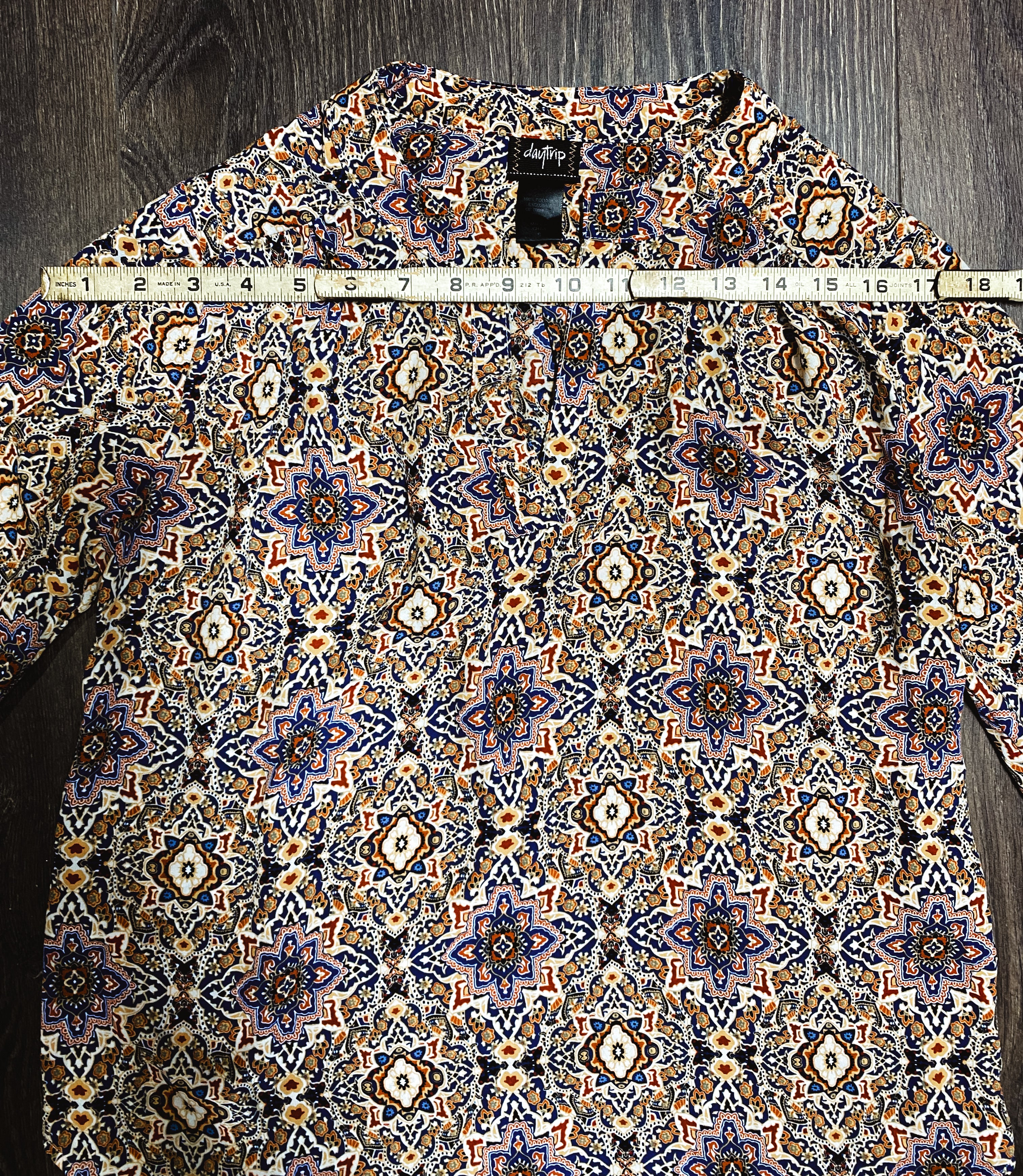 Flowy Geometric Mandala Shirt by Daytrip - Size Small